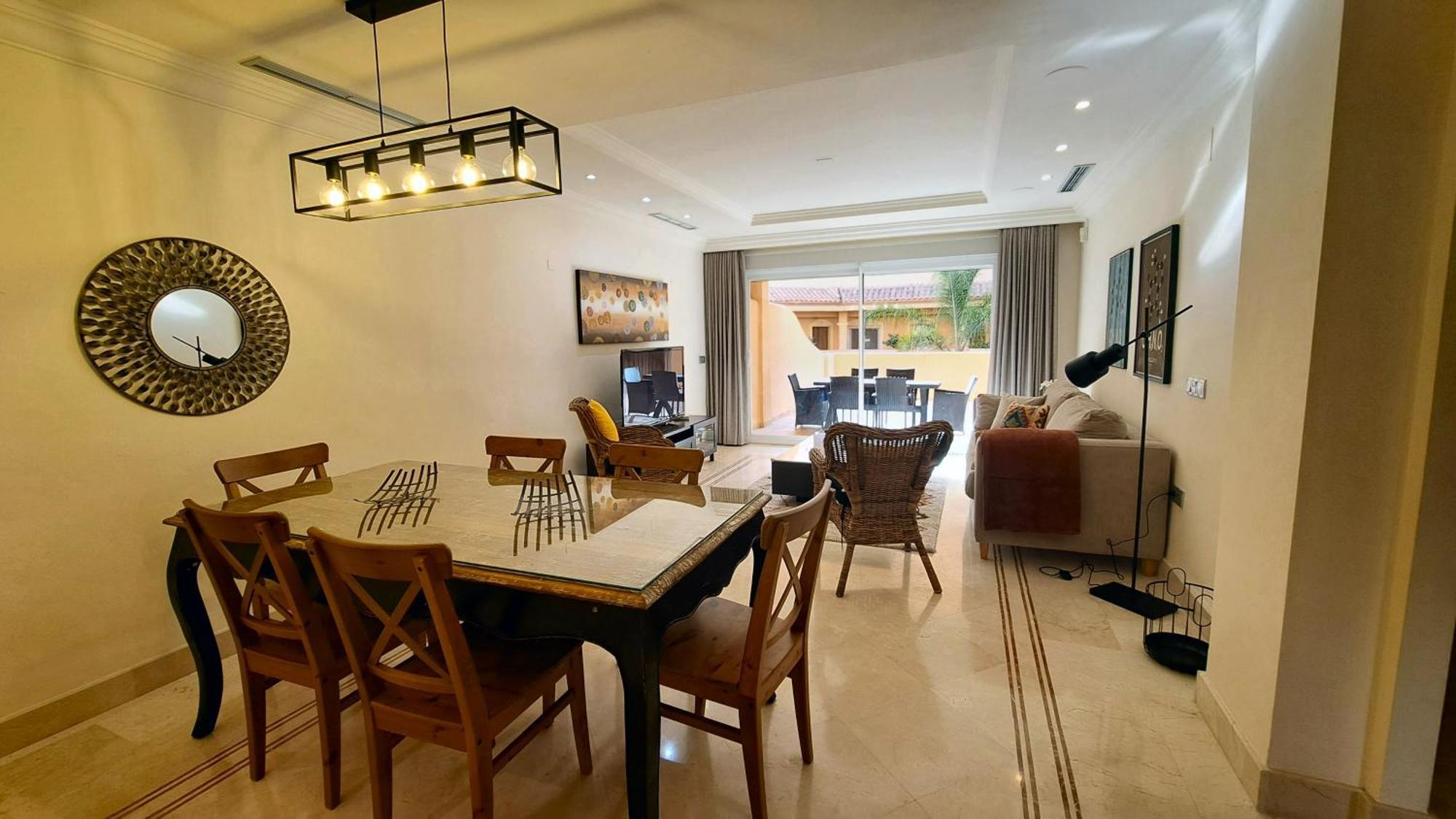 Aloha Hill Club 124